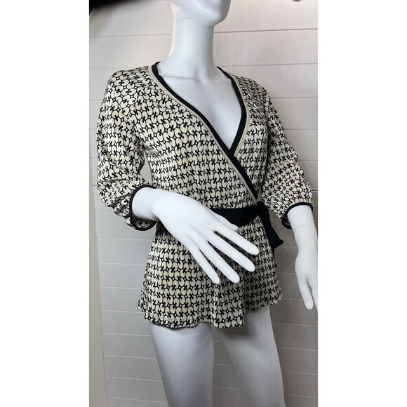 Nicola Y2K Womens Chain Link Beige/Black Babydoll Surplice Crinkle Top M Pinup - Picture 2 of 13